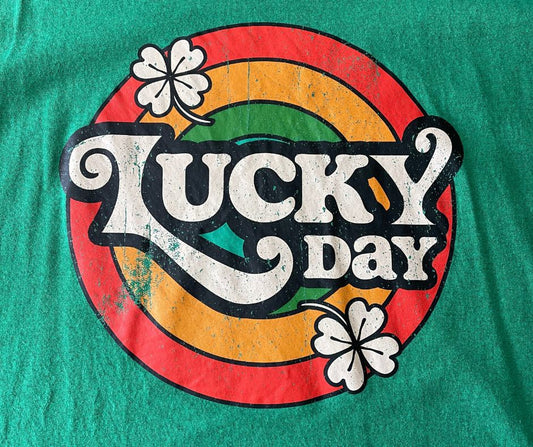 Retro St. Patrick's Day Irish Green Lucky Day Shamrock Graphic T-Shirt