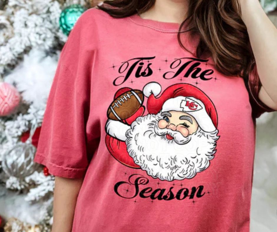 Christmas Kansas City Football Santa Tis The Season T-Shirt & Crewneck Sweatshirt