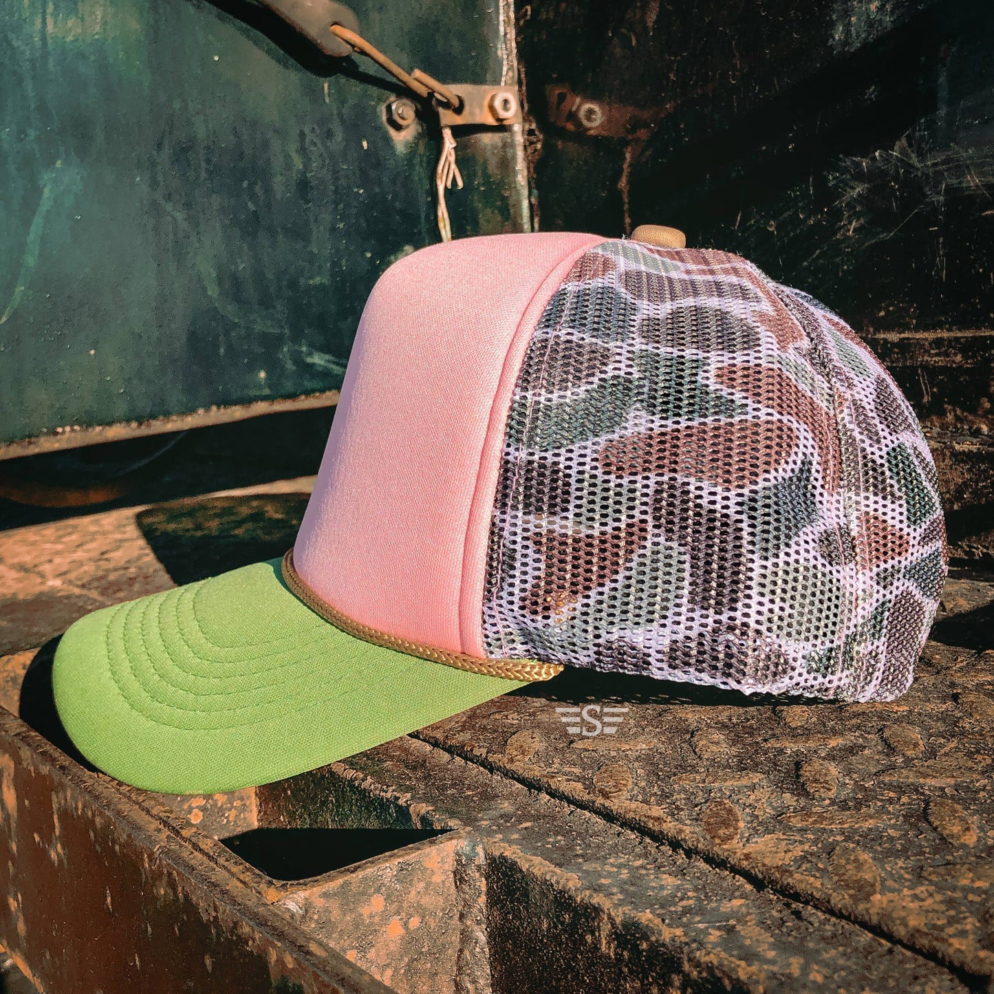 Camouflauge Duck Camo Mesh Back Trucker Cap Hat Green-Pink