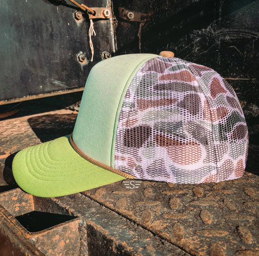 Trending Duck Camo Mesh Back Trucker Hat Cap - Green-Pink