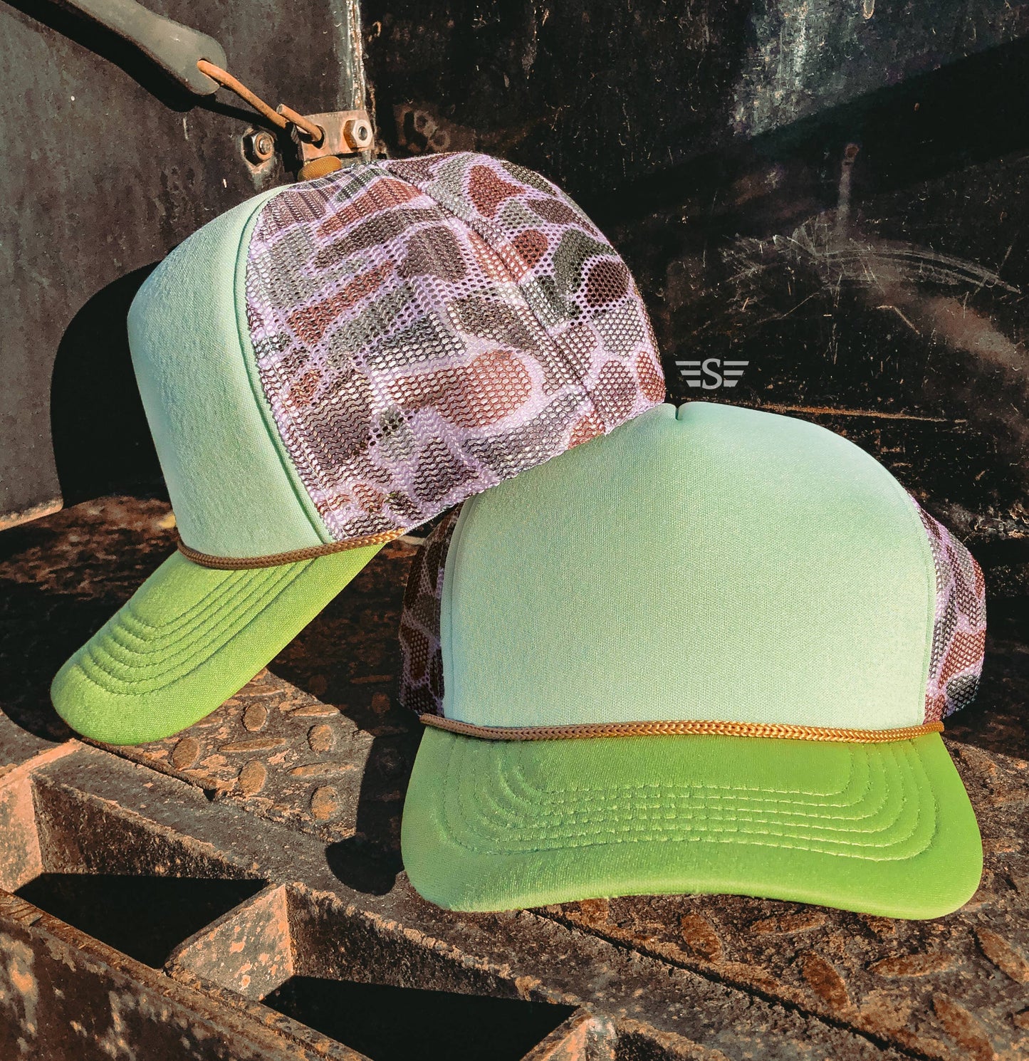 Camouflauge Duck Camo Mesh Back Trucker Cap Hat Green-Pink
