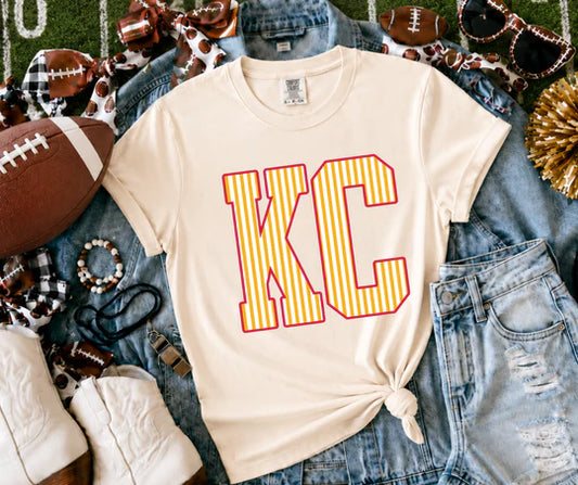 Unisex Comfort Colors Tee Bold Striped KC Kansas City Chiefs Football Graphic T-Shirt