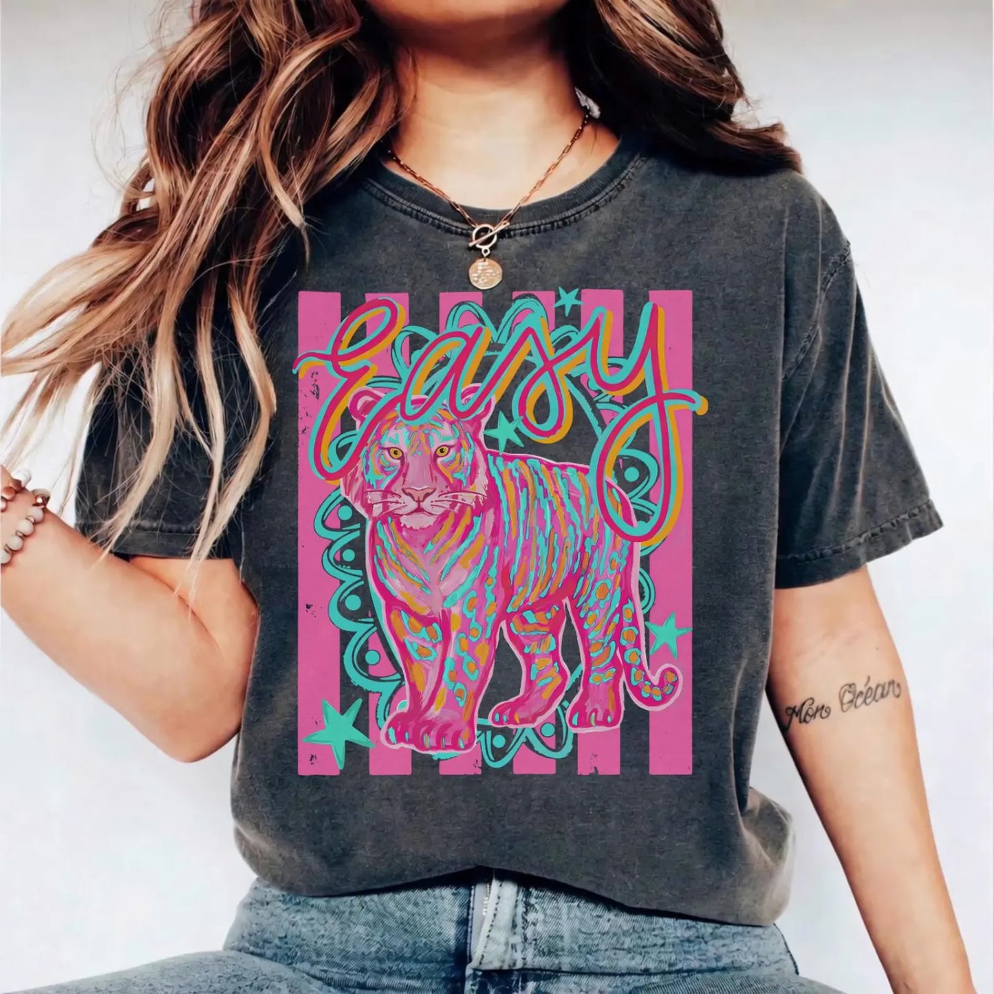 Women's Unisex Comfort Colors Tee Easy Tiger Stripes Graphic T-Shirt